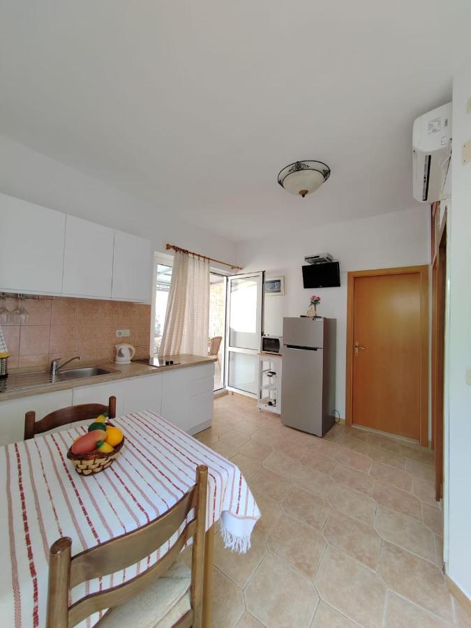 Apartments Turan Centrally Located With Free Parking Igrane Kültér fotó